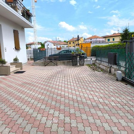 Sg Rooms - Casa Laura Пескиера дел Гарда Екстериор снимка