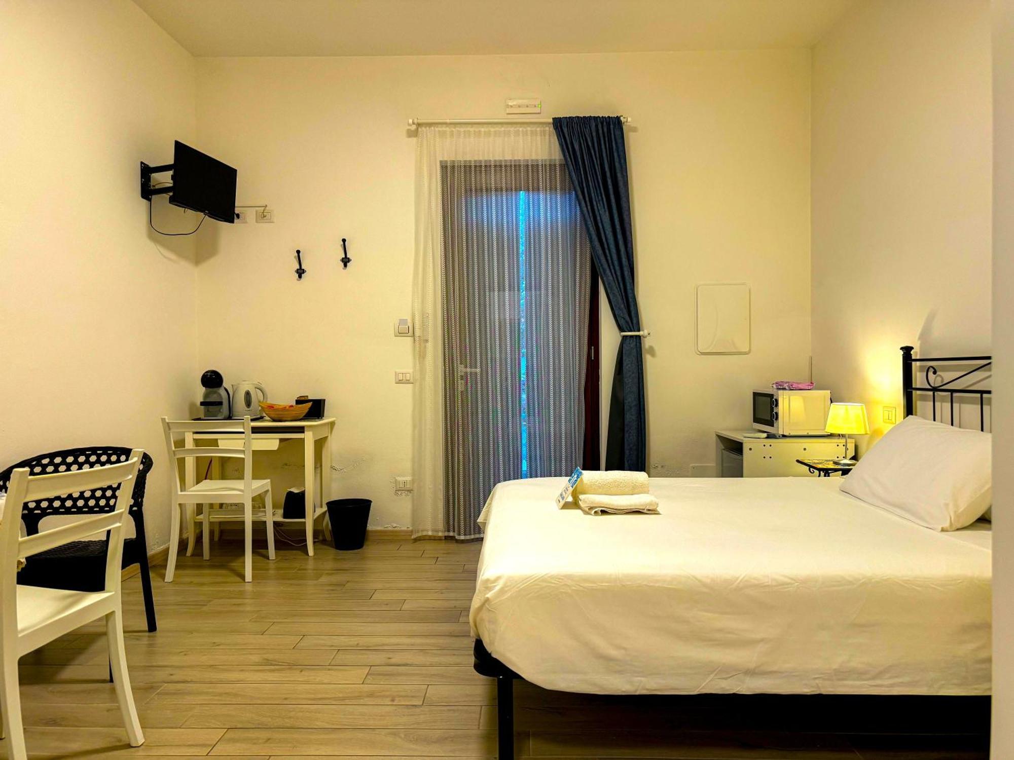 Sg Rooms - Casa Laura Пескиера дел Гарда Екстериор снимка
