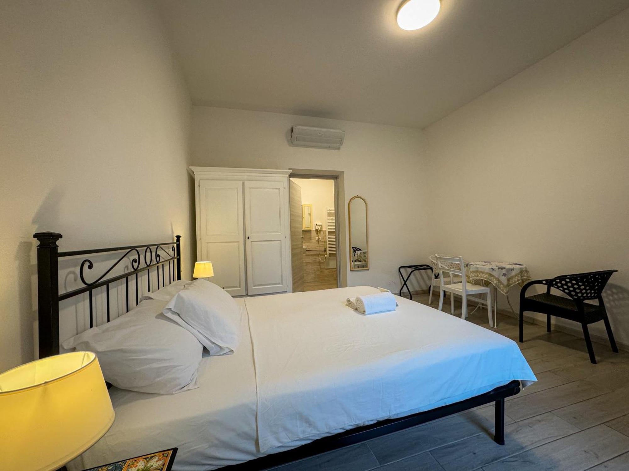 Sg Rooms - Casa Laura Пескиера дел Гарда Екстериор снимка