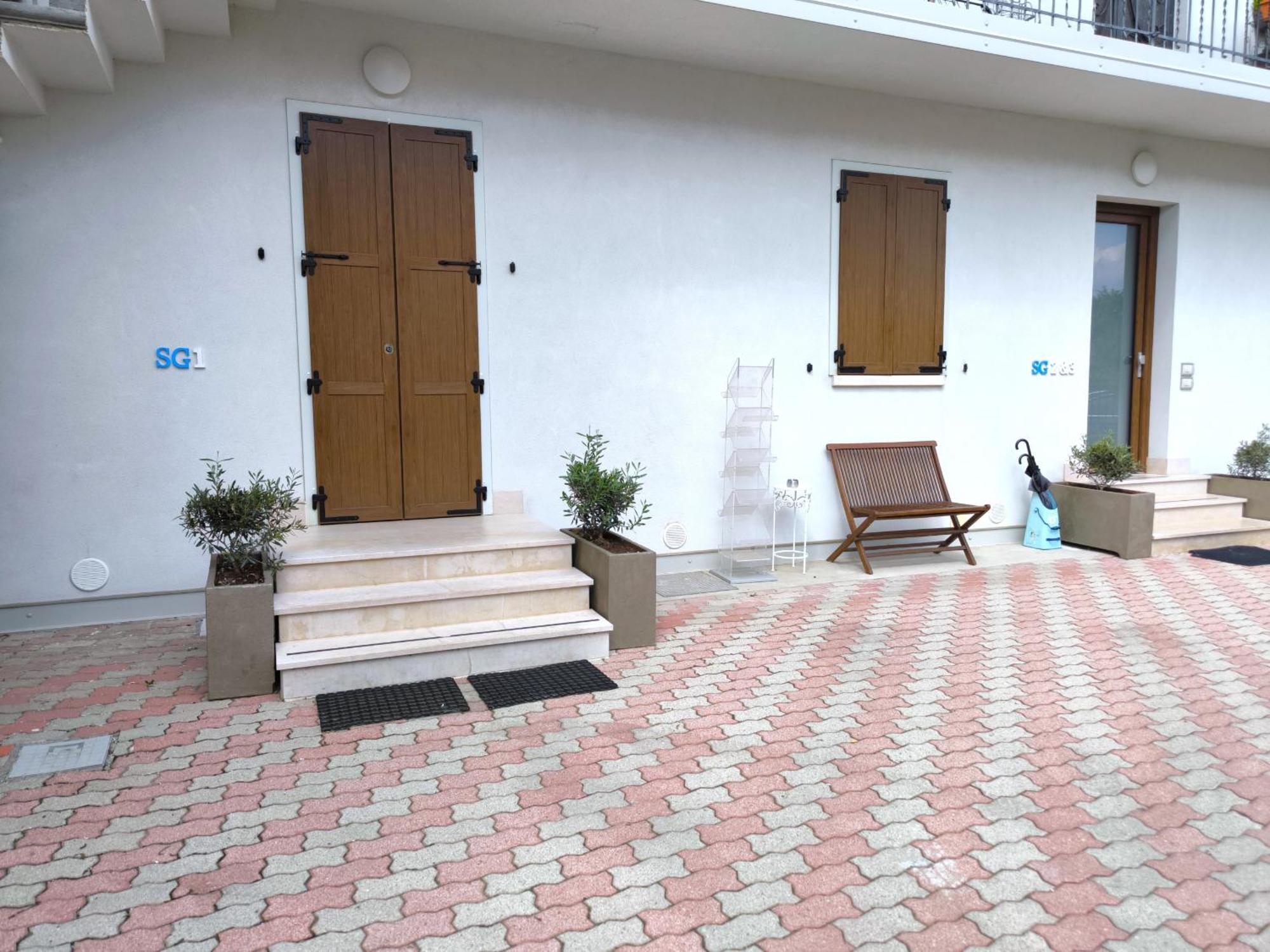 Sg Rooms - Casa Laura Пескиера дел Гарда Екстериор снимка