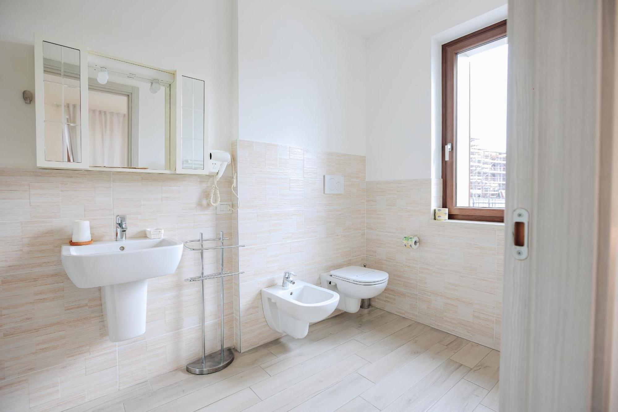 Sg Rooms - Casa Laura Пескиера дел Гарда Екстериор снимка